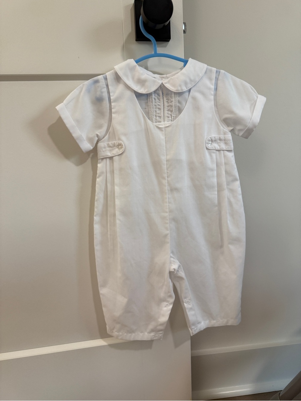 Petit Ami White Short-Sleeve Boys Romper with Peter Pan Collar